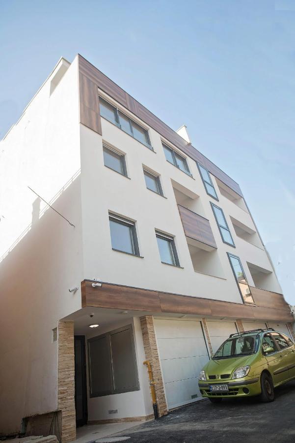 Luna Deluxe City Center & Free Parking Saraybosna Dış mekan fotoğraf